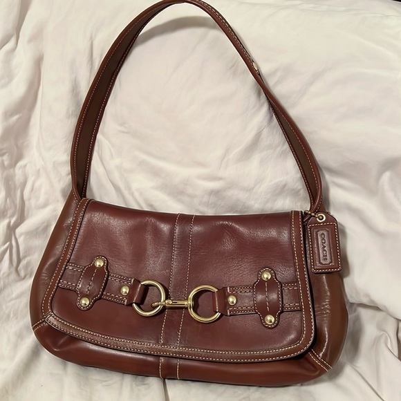 Coach Handbags - Coach Vintage shoulder bag